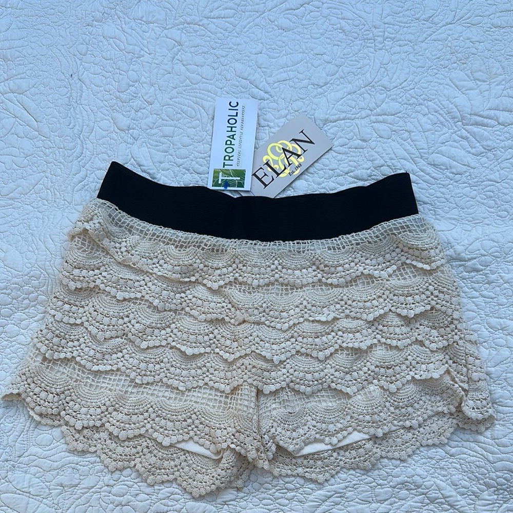 Tropaholic’s Cream Lace Shorts